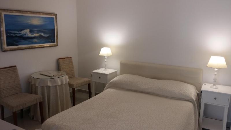 Double Room image 4