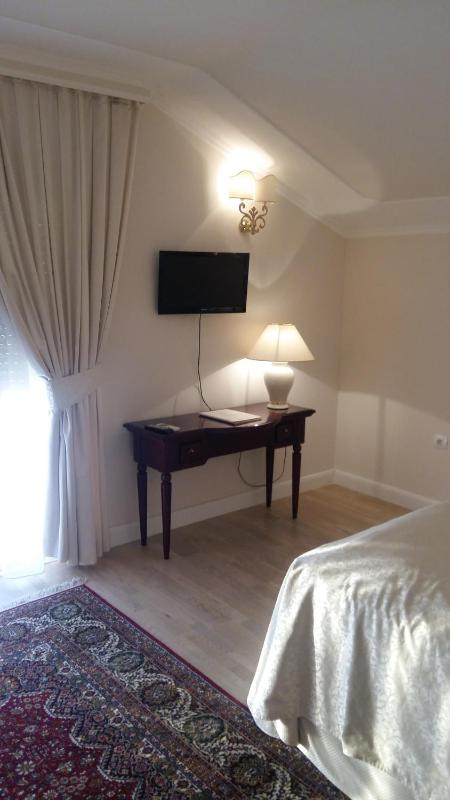 Superior Double Room with Balcony and Sea View image 3