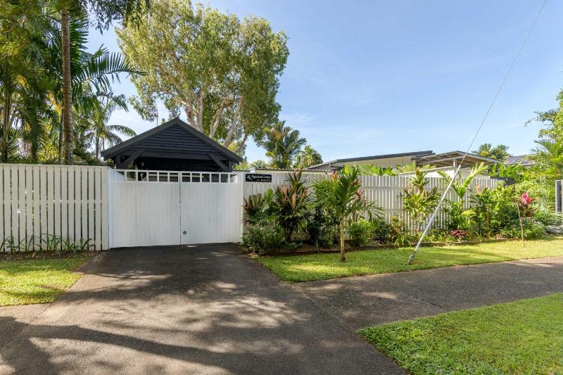 Paperbark Cottage - New Tropical Holiday Rental - image 2
