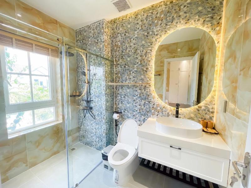 Biệt thự 4 phòng ngủ - Cạnh bể bơi Novaworld Phan Thiết - image 10