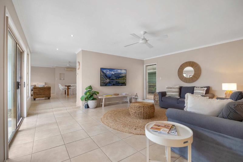 Noosa Sunrise - Pet-friendly with Pool - image 12