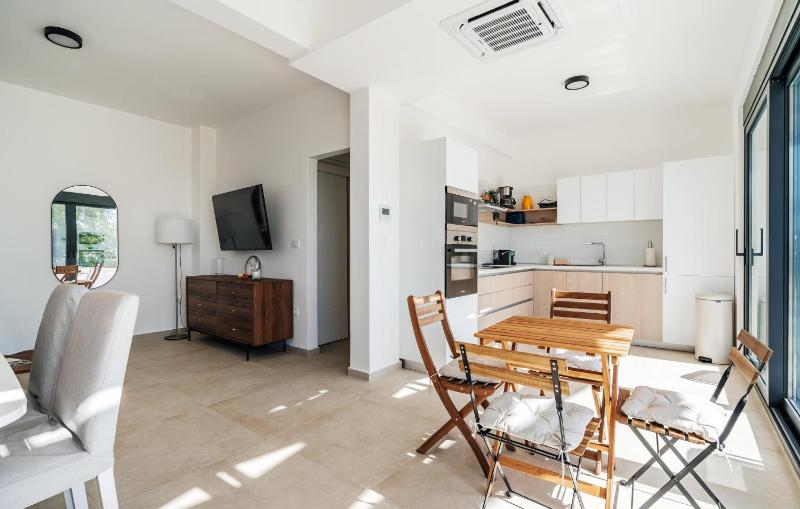 Amazing Home In Budva - image 12