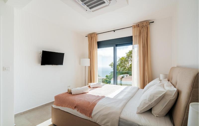 Amazing Home In Budva - image 10