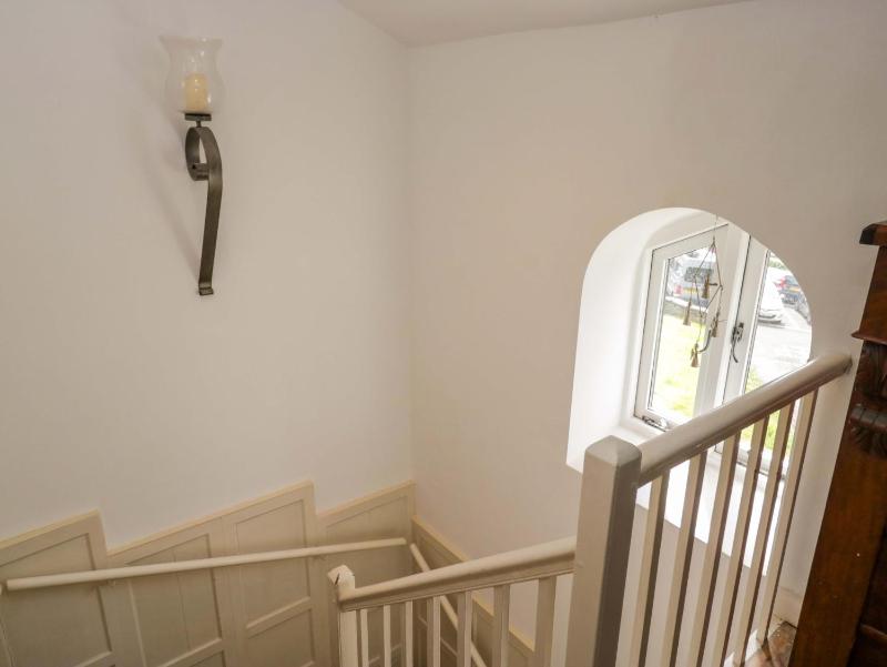Chapel How - image 34