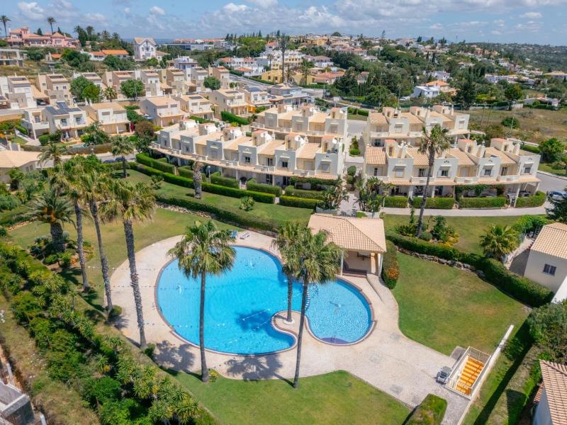 Vila Serena - image 1