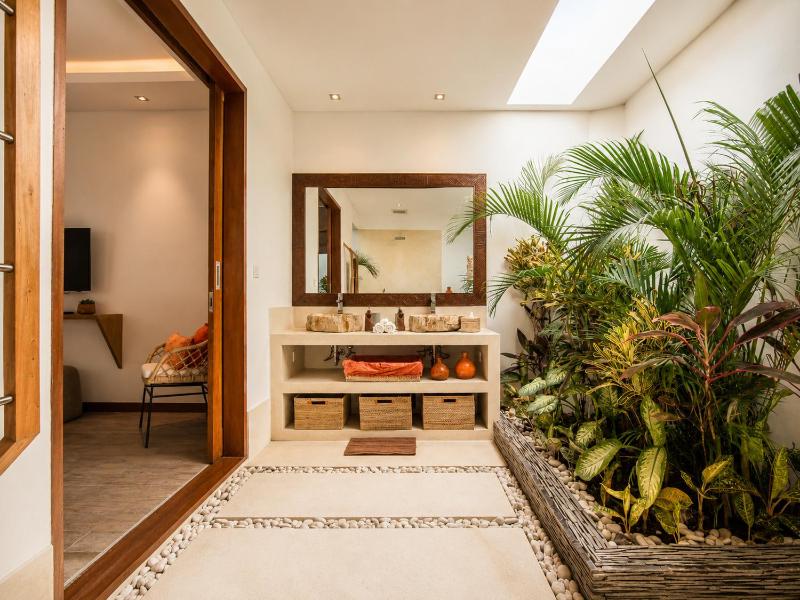 Dreamy 5 BR Villa 200m to Berawa Beach - image 46