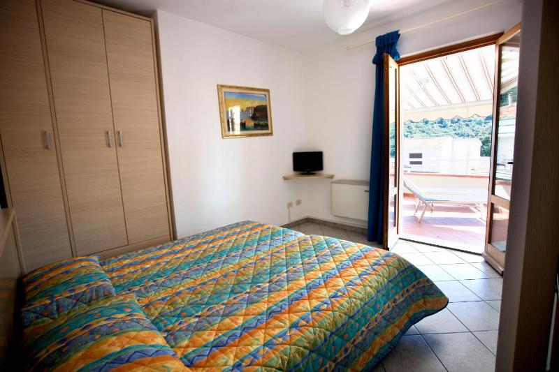 Apartment with Terrace - Annex image 4