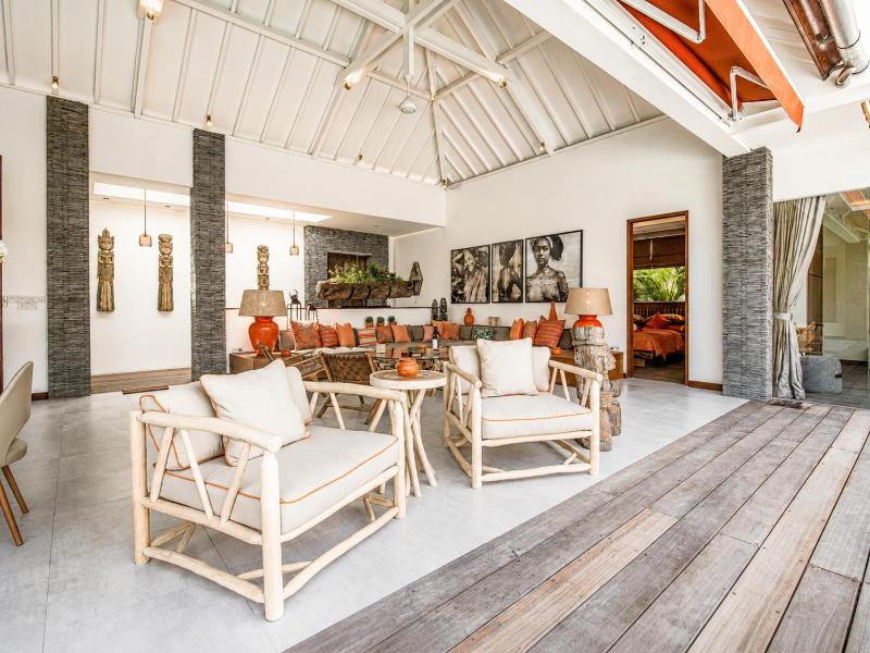 Dreamy 5 BR Villa 200m to Berawa Beach - image 38