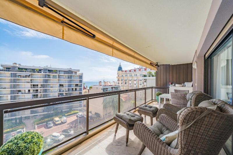 Magnificent one-bedroom apartment - image 6