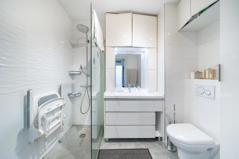 Magnificent one-bedroom apartment - image 2