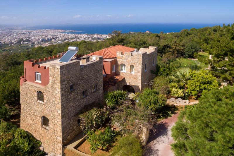 kastro-estate