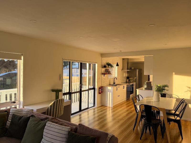 Waikanae Beach Abode-Memories Family & Relaxation - image 20