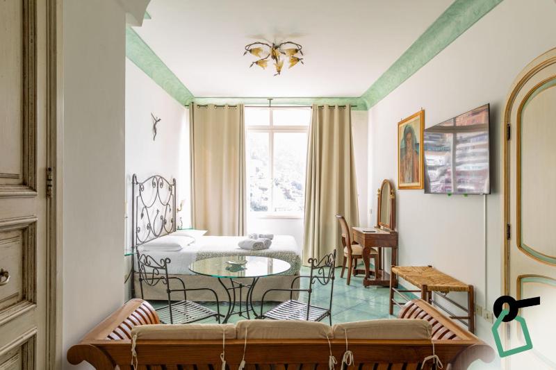 Hotiday Positano Suites and View - image 28