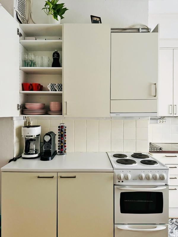 1BR Demure Design Urban Living Space - image 16