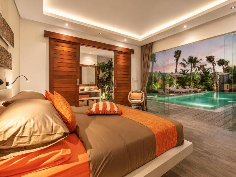 Dreamy 5 BR Villa 200m to Berawa Beach - image 6