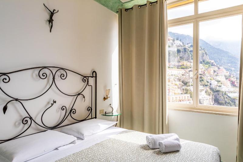 Hotiday Positano Suites and View - image 27