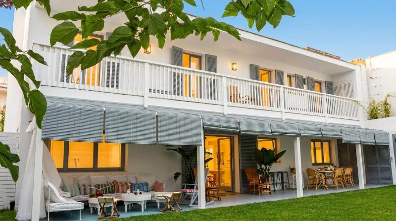 Villa La Colonial - 5 minutes walk from beach and 10 minutes from center Design - image 3