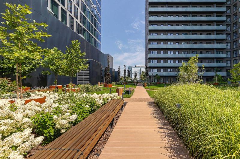 Luxury Apartment with Air Conditioning & Parking on the 25th Floor City Centre by Renters Prestige - image 16