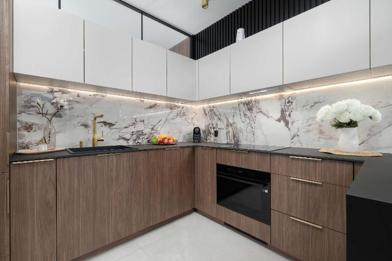 Luxury Apartment with Air Conditioning & Parking on the 25th Floor City Centre by Renters Prestige - image 19
