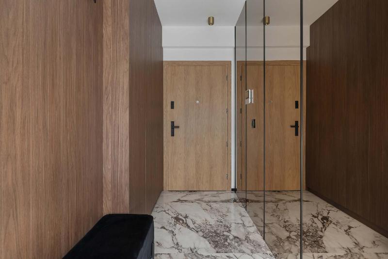 Luxury Apartment with Air Conditioning & Parking on the 25th Floor City Centre by Renters Prestige - image 17