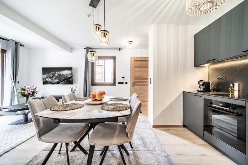Apartment Eyna Morzine - by EMERALD STAY - image 12