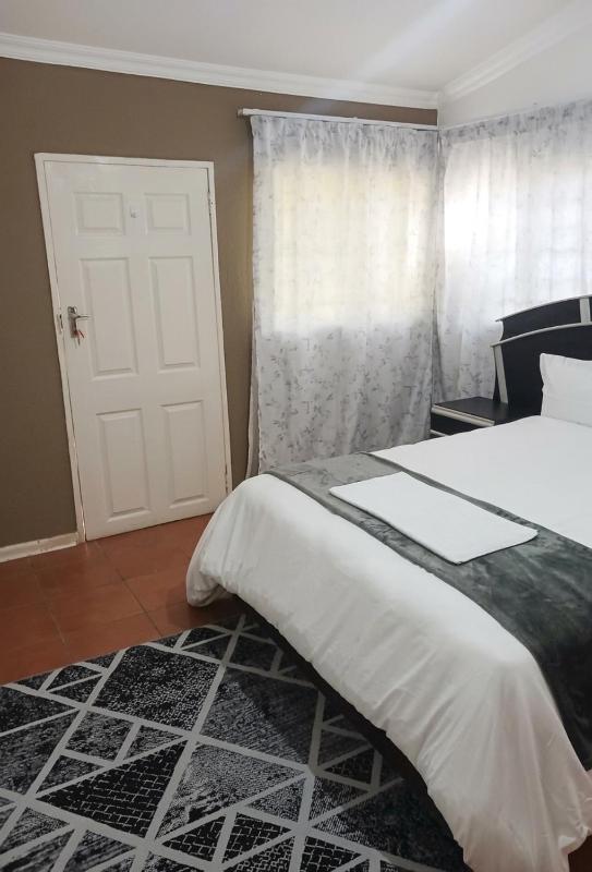 Supple Lodge - 300 Meters from Manda Hill Mall - image 9