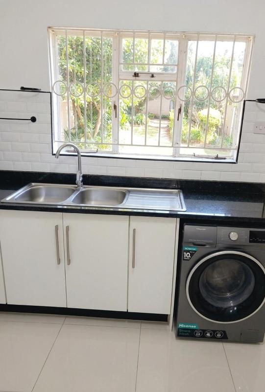 Supple Lodge - 300 Meters from Manda Hill Mall - image 8