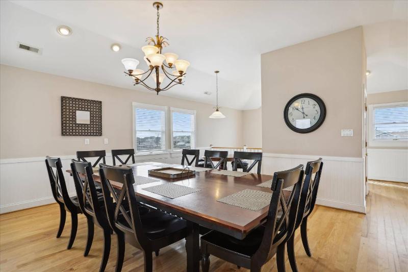 Dream Catcher - Nags Head MP 12 Oceanfront Elevator Pool Hot Tub Pets OK YR Flex - image 25