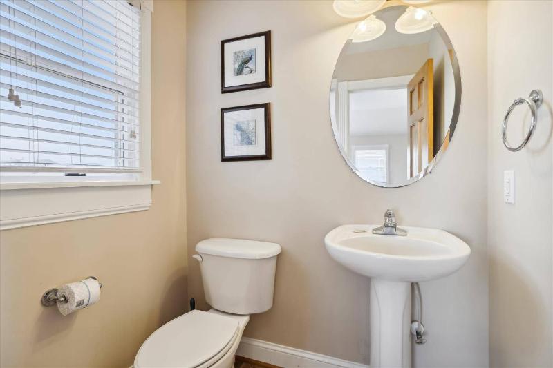 Dream Catcher - Nags Head MP 12 Oceanfront Elevator Pool Hot Tub Pets OK YR Flex - image 39