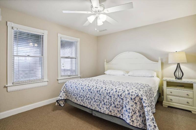Dream Catcher - Nags Head MP 12 Oceanfront Elevator Pool Hot Tub Pets OK YR Flex - image 12