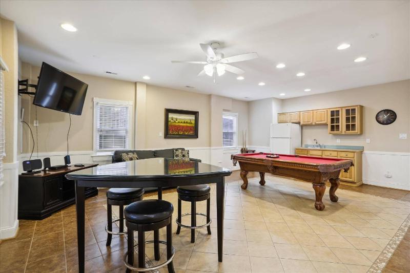 Dream Catcher - Nags Head MP 12 Oceanfront Elevator Pool Hot Tub Pets OK YR Flex - image 11
