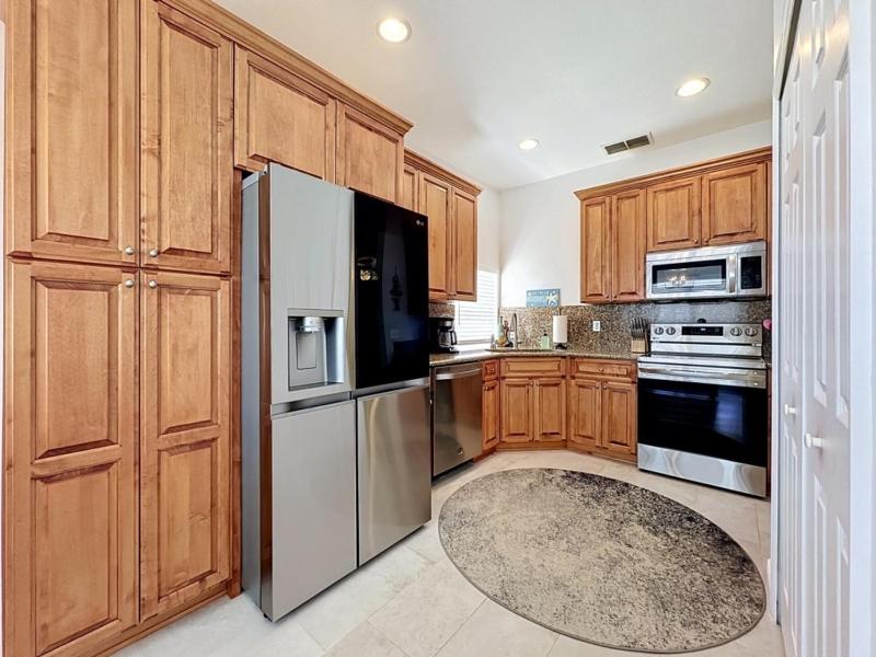 Whispering Palms - Luxury 4-Bedroom Pool Home Near villa - image 48