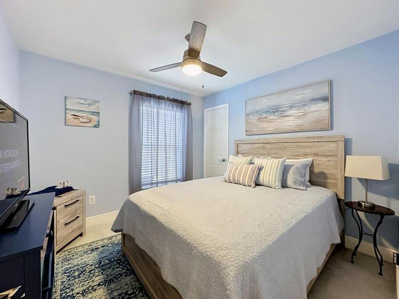 Whispering Palms - Luxury 4-Bedroom Pool Home Near villa - image 19