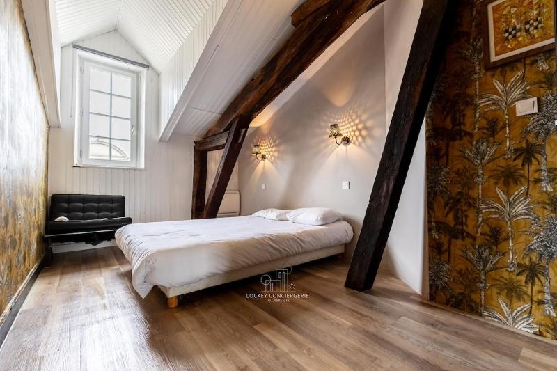 Duplex d'exception et charme au centre historique - image 47