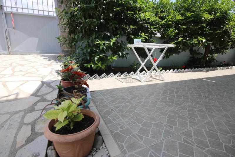 Garden Holiday Studios - image 16