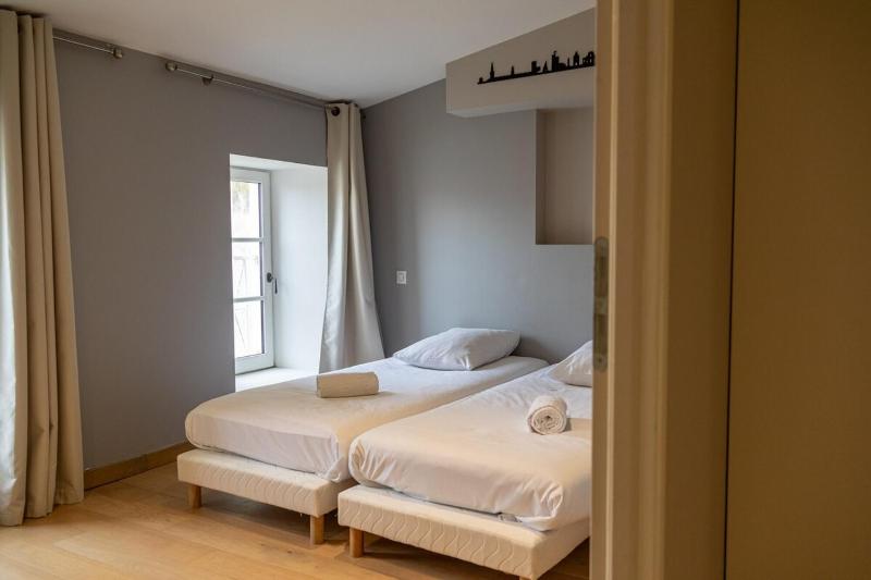Duplex Élégant • Centre & Marché à Pied - image 10