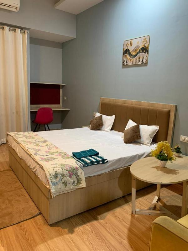 Tulip Stay WD City View - image 1
