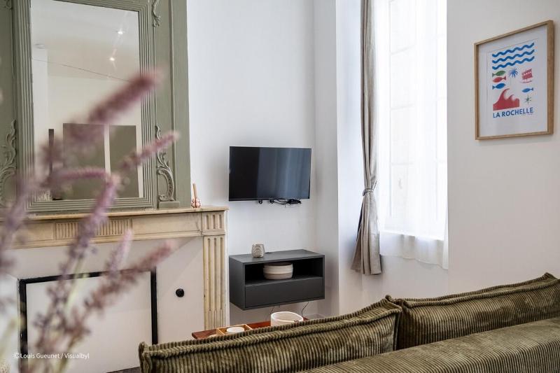 Appartement rénové en plein coeur de ville - image 8