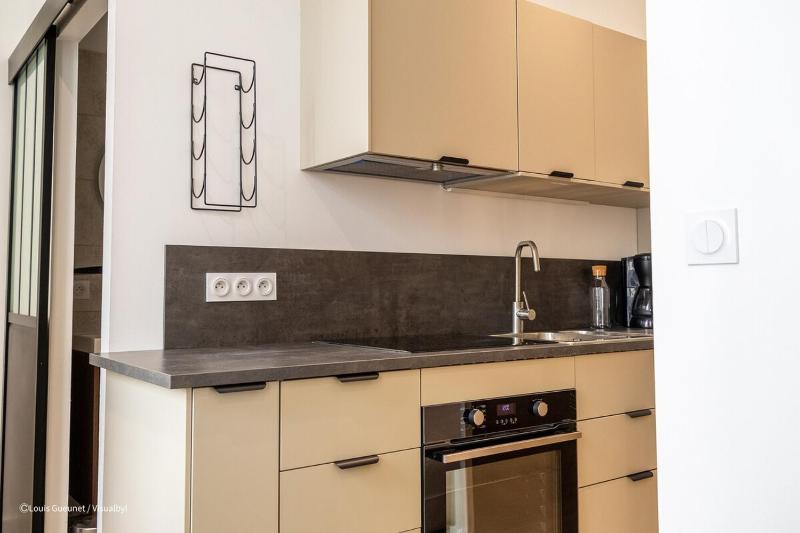 Appartement rénové en plein coeur de ville - image 9