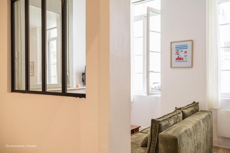 Appartement rénové en plein coeur de ville - image 2