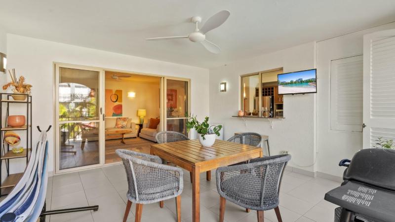 Lyra Lakes Resort Escape with Pool BBQ and Tennis Court - image 5