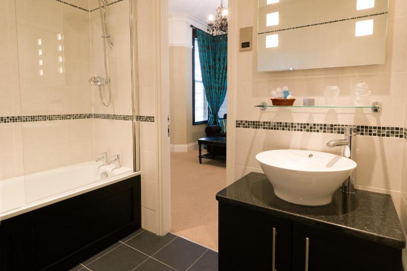 Large Superior Double Room  image 4