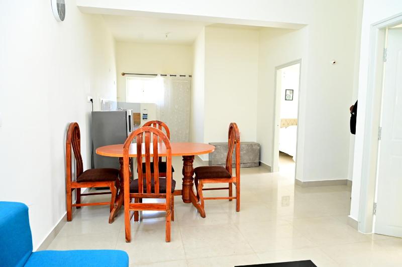 RR Service Apartment - image 14