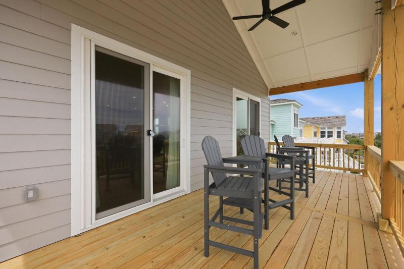 5682 - Beers and Sunshine - image 9