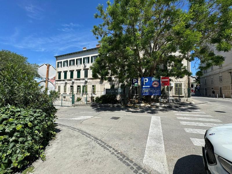 Large 3BR apartment in the center sand beach 5BD - image 7