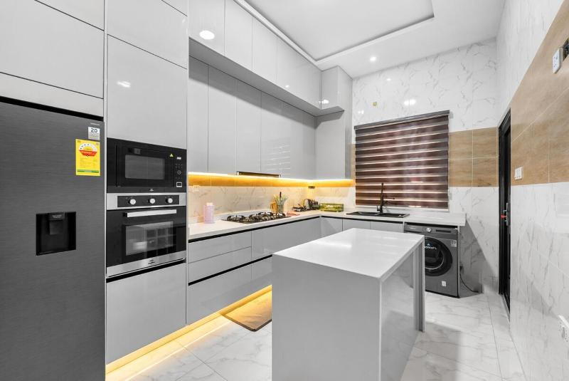 3-Bedroom Terrace Duplex 24 7 Power Supply - image 4