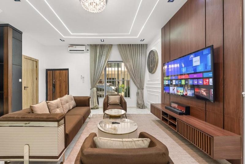 3-Bedroom Terrace Duplex 24 7 Power Supply - image 6