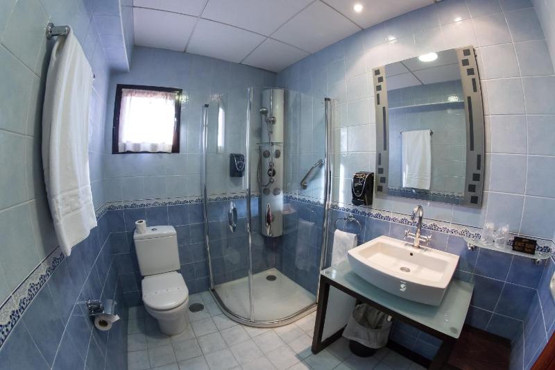 Superior Double Room image 4
