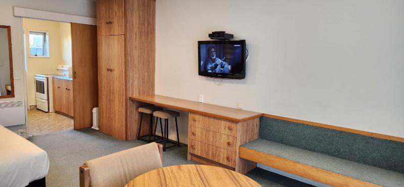 Aalton Motel - image 23