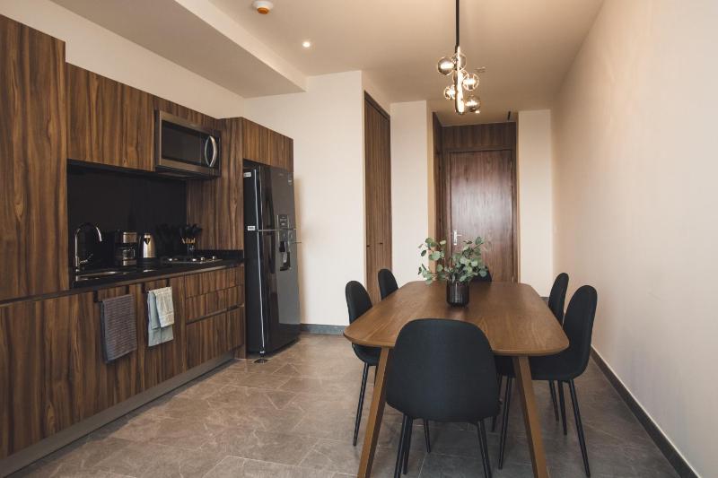 2906- Nice Apartment With Lux Amenities 1BR - image 4
